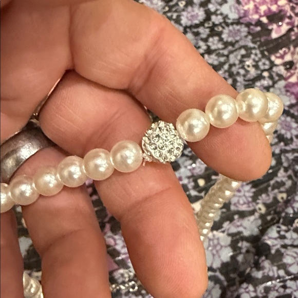 Elegant Pearl Jewelry Set - Picture 3 of 5